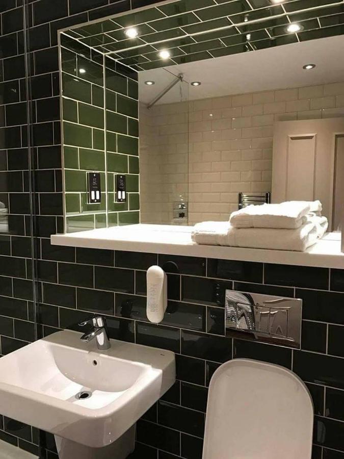 The George Hotel Wetherspoon Brecon Zewnętrze zdjęcie